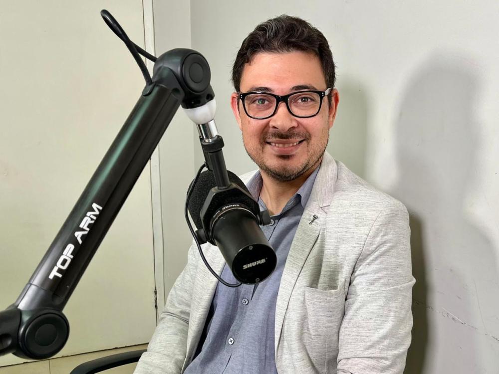 Entenda a polêmica da proibição dos implantes hormonais com Dr. Ítalo Melo, ginecologista