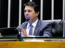 Arthur Maia reforça parceria com Guanambi, detalha emendas e critica governo Lula: “O Brasil vive insegurança e estagnação”; e responde sobre a PEC da Blindagem
