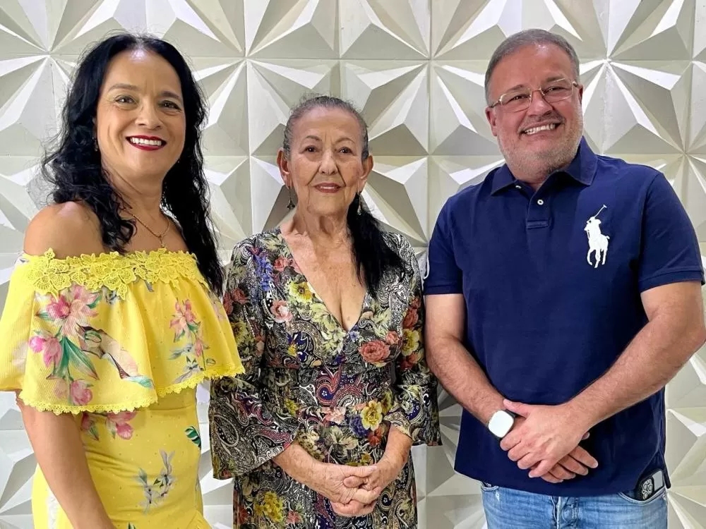 Na estreia do Fala Você Notícias na 96 FM, Sizalta Donato foi convidada de honra para falar do início da rádio