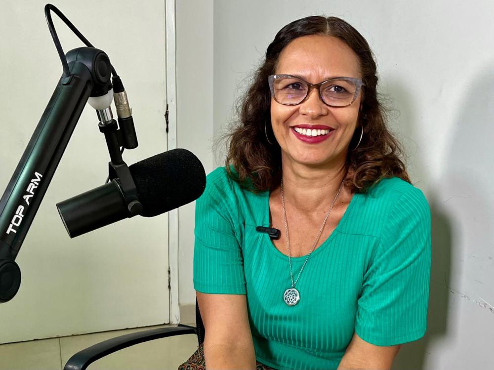 Neide Lu celebra 5.000 programas Fala Você Notícias com reflexão sobre o Poder da Palavra