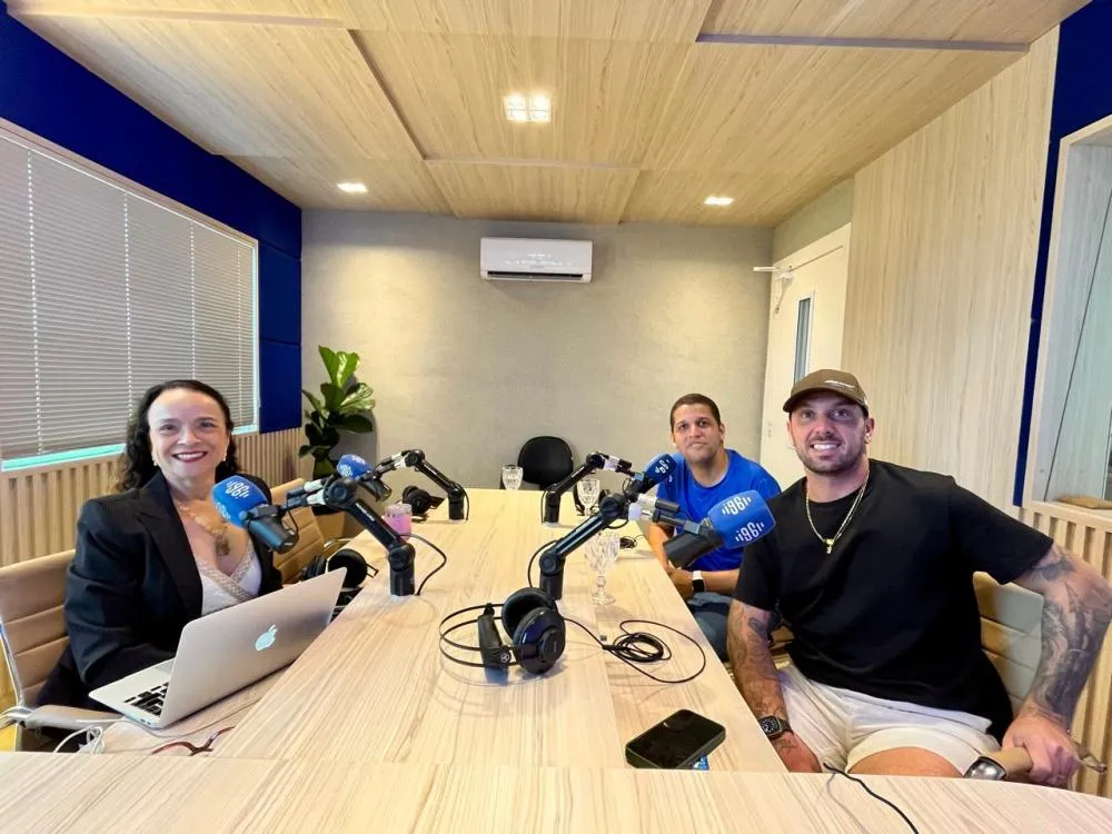 Beach Tennis: Fenômeno Felipe Roman estreia na cidade e comenta evolução do esporte