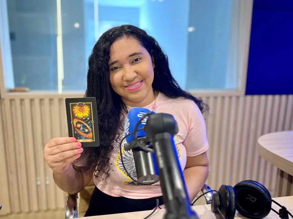 Cartas reveladoras: Dany Taróloga surpreende ouvintes com previsões de amor, dinheiro e alerta espiritual