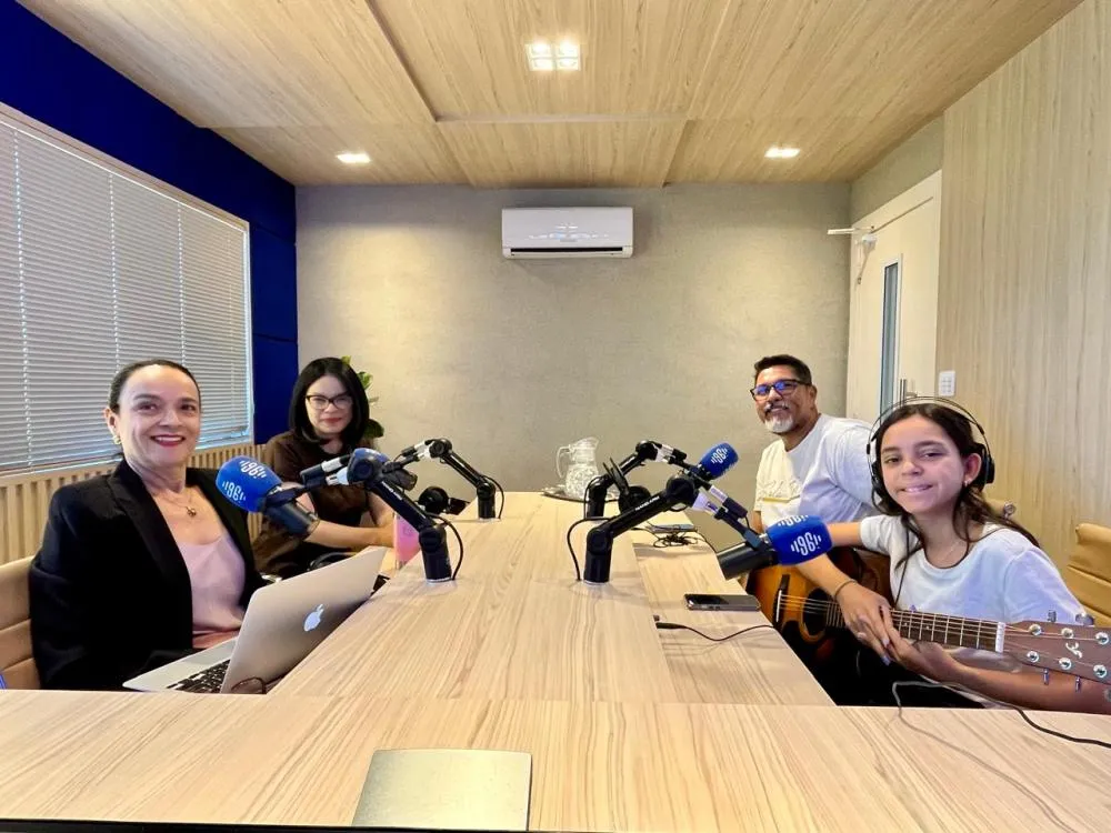 Sala do Trono: Dez horas de Adoração e Encontro com Deus reúne fiéis em Guanambi