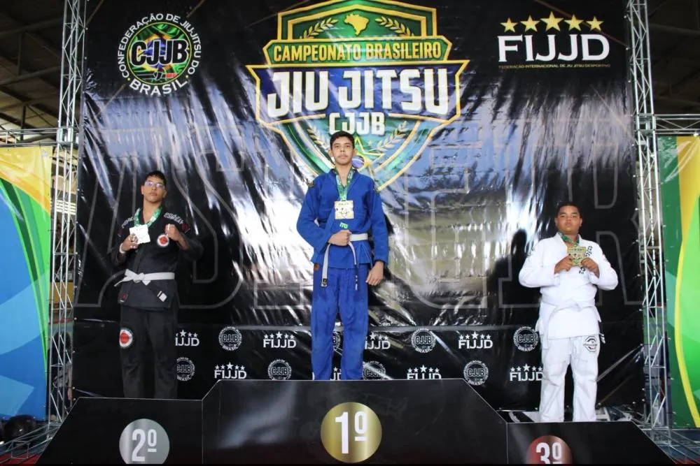 Atleta de Guanambi conquista título brasileiro de jiu-jitsu e vence todas as lutas por finalização